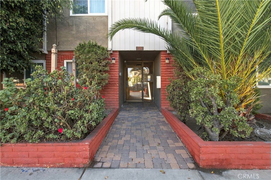 Property photo for 725 Coronado Ave, #112, Long Beach, CA