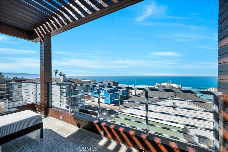 Property photo for 121 16th Street, Manhattan Beach, CA