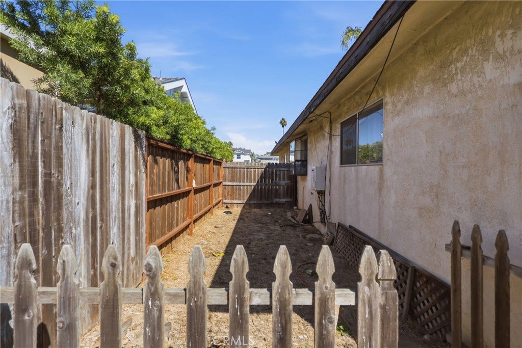 2308 Graham, Redondo Beach, CA 90278 West side of the lot