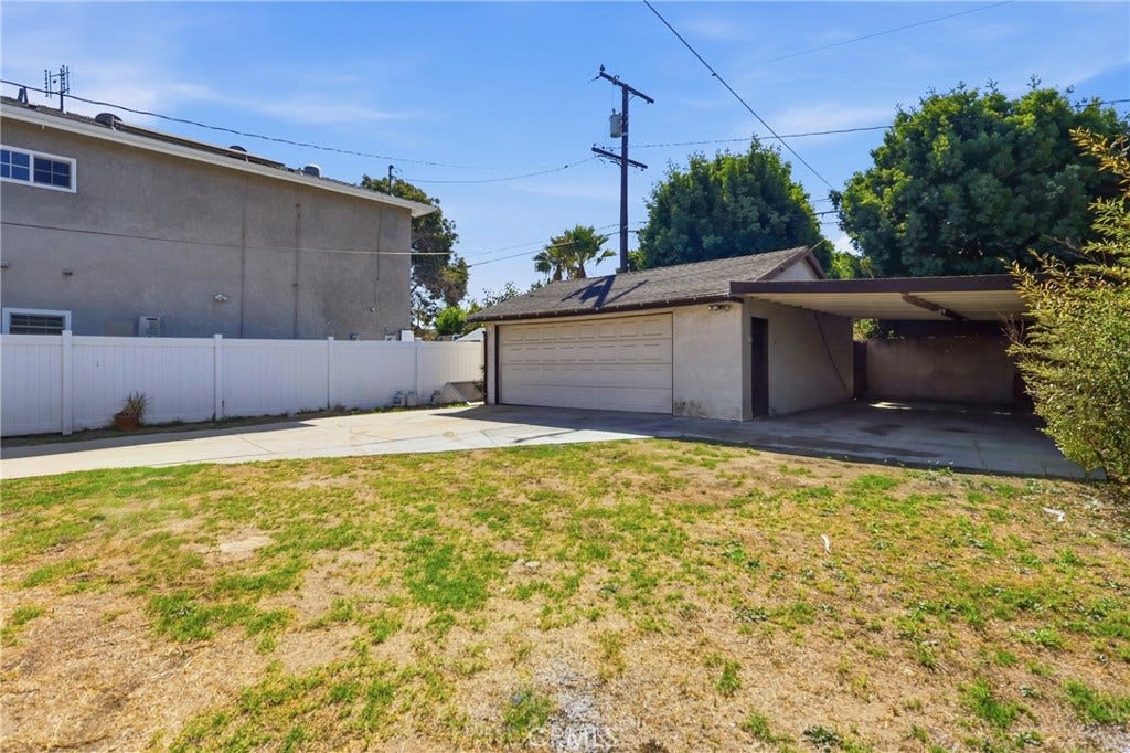 2308 Graham, Redondo Beach, CA 90278 Backyard/ garage are