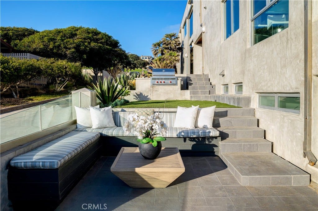 Outdoor deck - First level