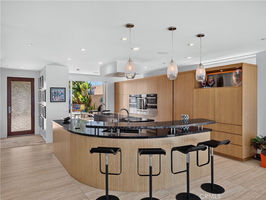737 Esplanade, Redondo Beach, CA 90277 737 Esplanade, Redondo Beach, CA 90277