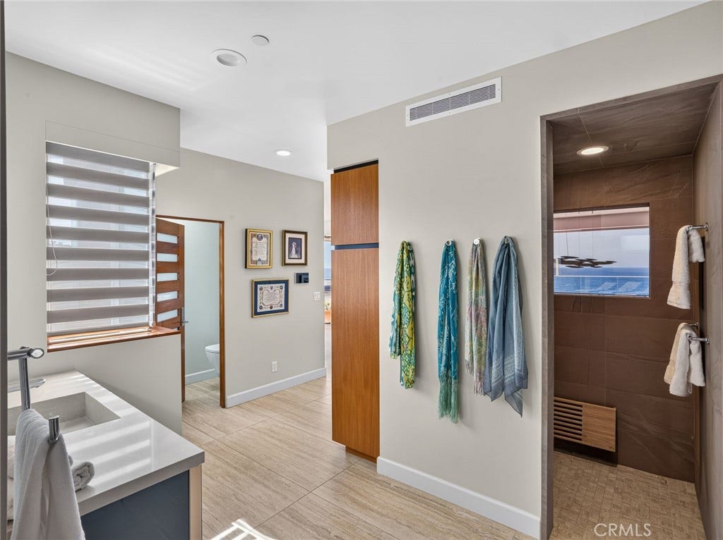 737 Esplanade, Redondo Beach, CA 90277 737 Esplanade, Redondo Beach, CA 90277