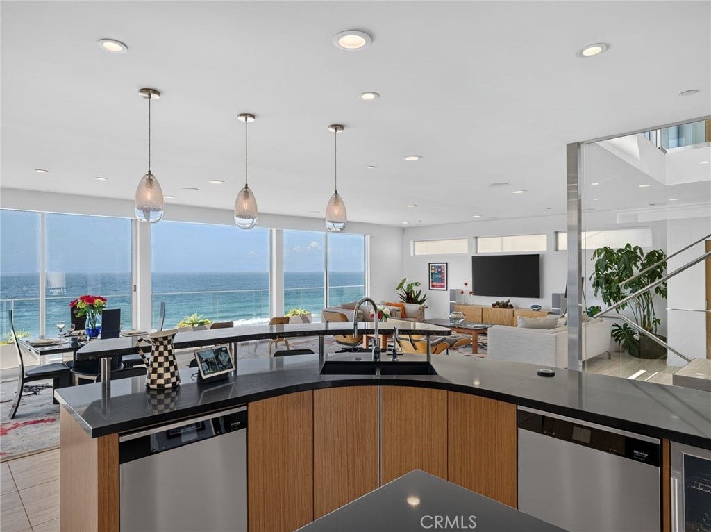 737 Esplanade, Redondo Beach, CA 90277 737 Esplanade, Redondo Beach, CA 90277