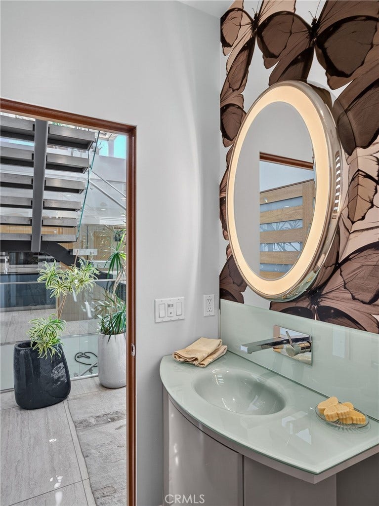 737 Esplanade, Redondo Beach, CA 90277 737 Esplanade, Redondo Beach, CA 90277