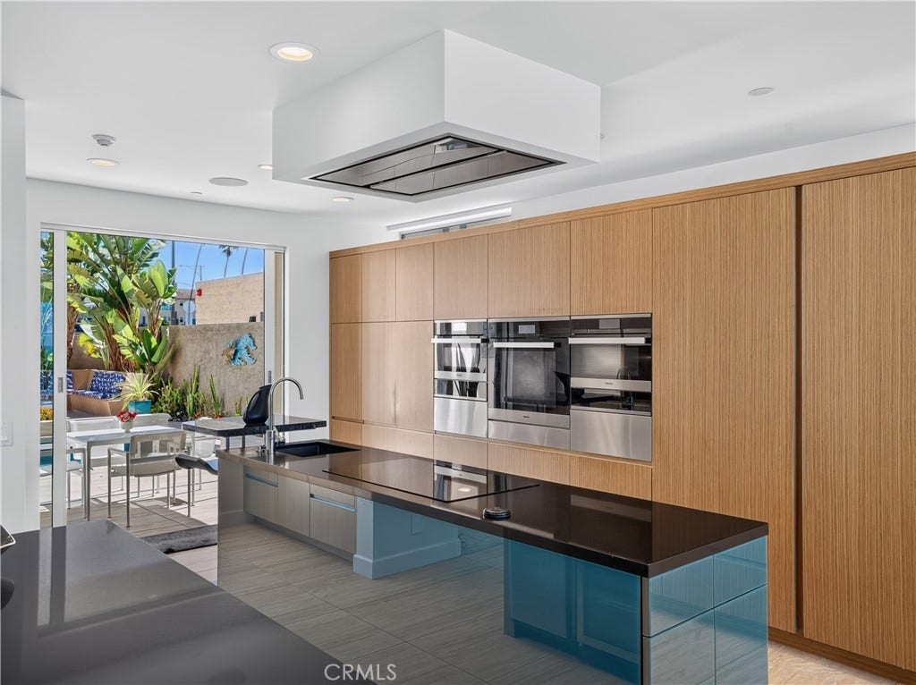 737 Esplanade, Redondo Beach, CA 90277 737 Esplanade, Redondo Beach, CA 90277