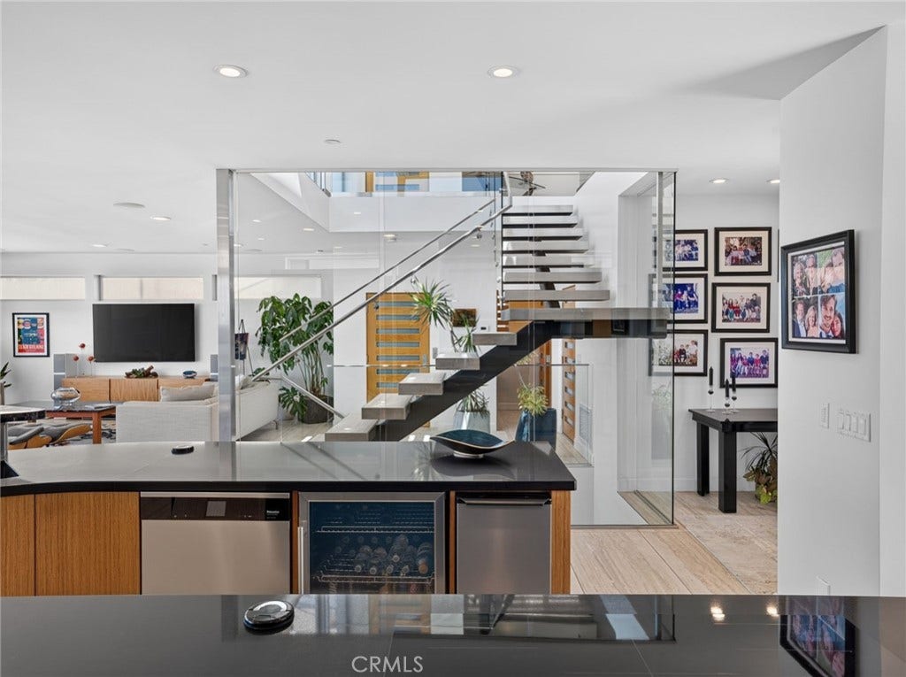 737 Esplanade, Redondo Beach, CA 90277 737 Esplanade, Redondo Beach, CA 90277