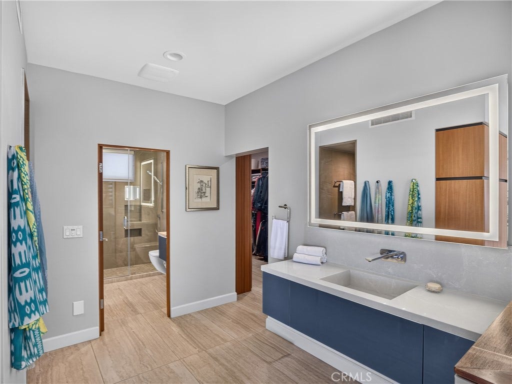 737 Esplanade, Redondo Beach, CA 90277 737 Esplanade, Redondo Beach, CA 90277