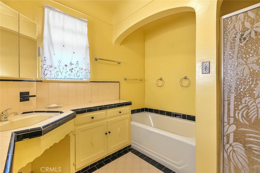 1438 W 94th Street, Los Angeles, CA 90047 1438 W 94th Street, Los Angeles, CA 90047