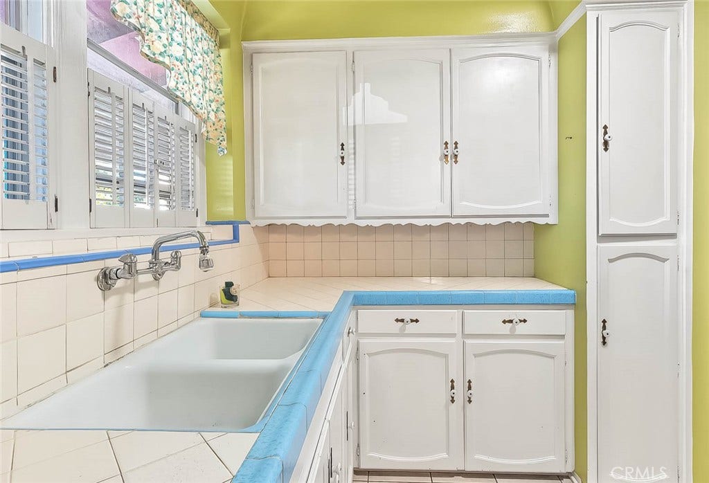 1438 W 94th Street, Los Angeles, CA 90047 1438 W 94th Street, Los Angeles, CA 90047
