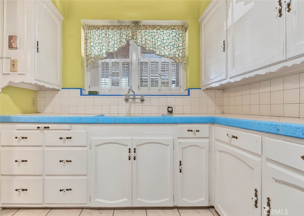 1438 W 94th Street, Los Angeles, CA 90047 1438 W 94th Street, Los Angeles, CA 90047