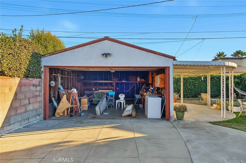 1438 W 94th Street, Los Angeles, CA 90047 1438 W 94th Street, Los Angeles, CA 90047