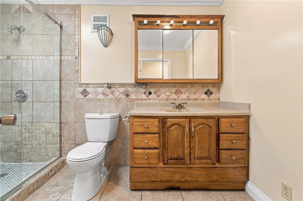 22613 Grace Avenue, Carson, CA 90745 22613 Grace Avenue, Carson, CA 90745