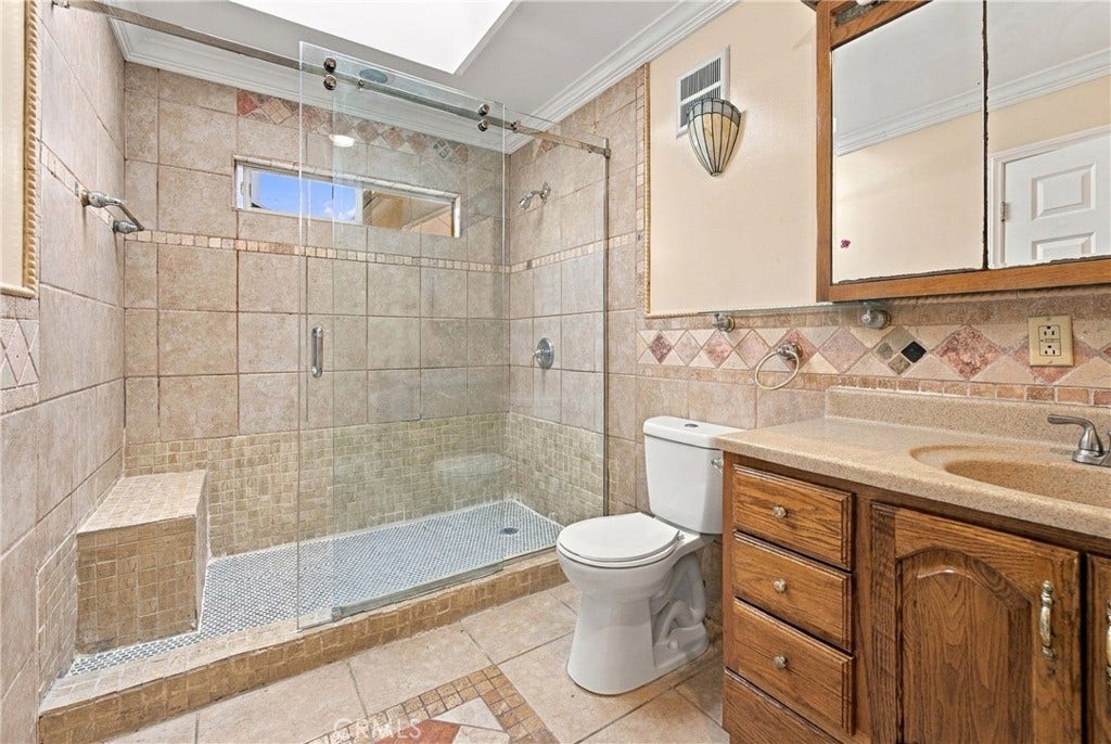 22613 Grace Avenue, Carson, CA 90745 22613 Grace Avenue, Carson, CA 90745