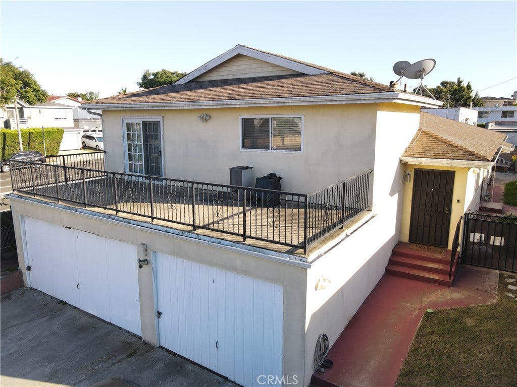 2706 Robinson Street, Redondo Beach, CA 90278