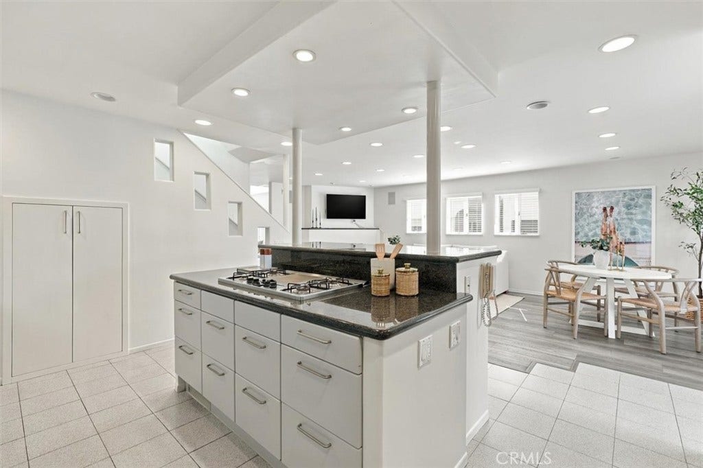 17 16th Street, Hermosa Beach, CA 90254 17 16th Street, Hermosa Beach, CA 90254