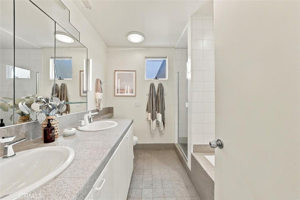 17 16th Street, Hermosa Beach, CA 90254 17 16th Street, Hermosa Beach, CA 90254