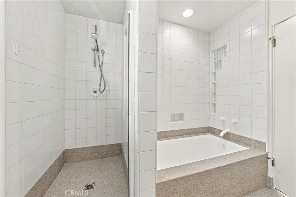 17 16th Street, Hermosa Beach, CA 90254 17 16th Street, Hermosa Beach, CA 90254