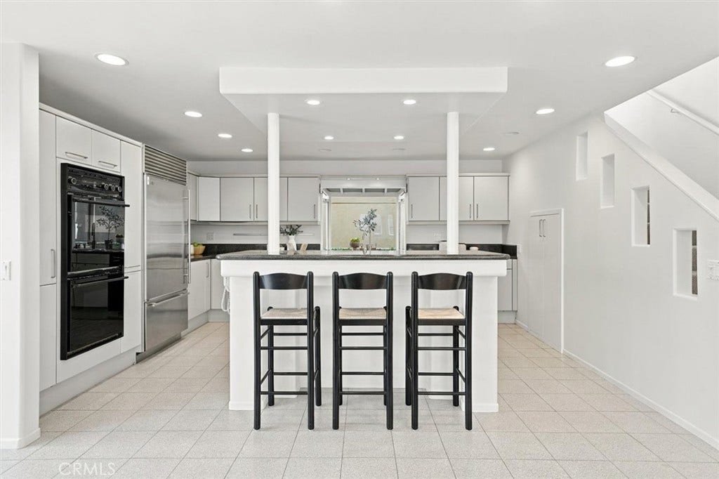 17 16th Street, Hermosa Beach, CA 90254 17 16th Street, Hermosa Beach, CA 90254