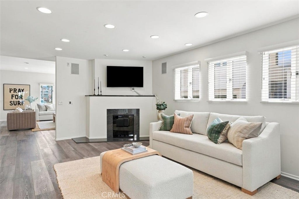 17 16th Street, Hermosa Beach, CA 90254 17 16th Street, Hermosa Beach, CA 90254