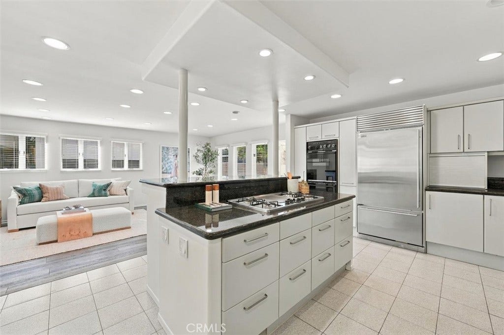 17 16th Street, Hermosa Beach, CA 90254 17 16th Street, Hermosa Beach, CA 90254