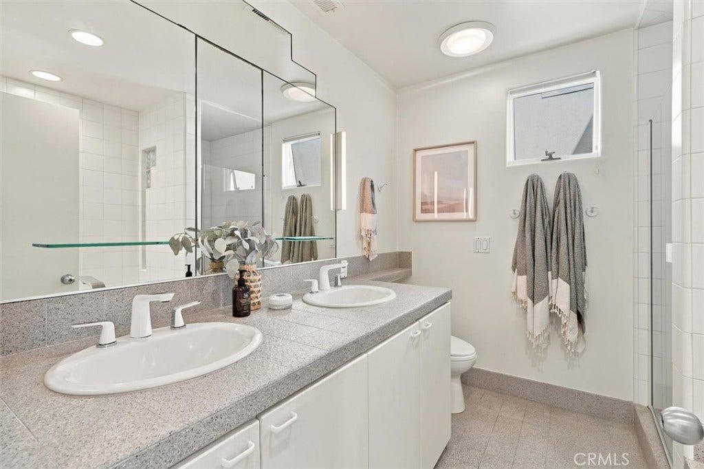 17 16th Street, Hermosa Beach, CA 90254 17 16th Street, Hermosa Beach, CA 90254