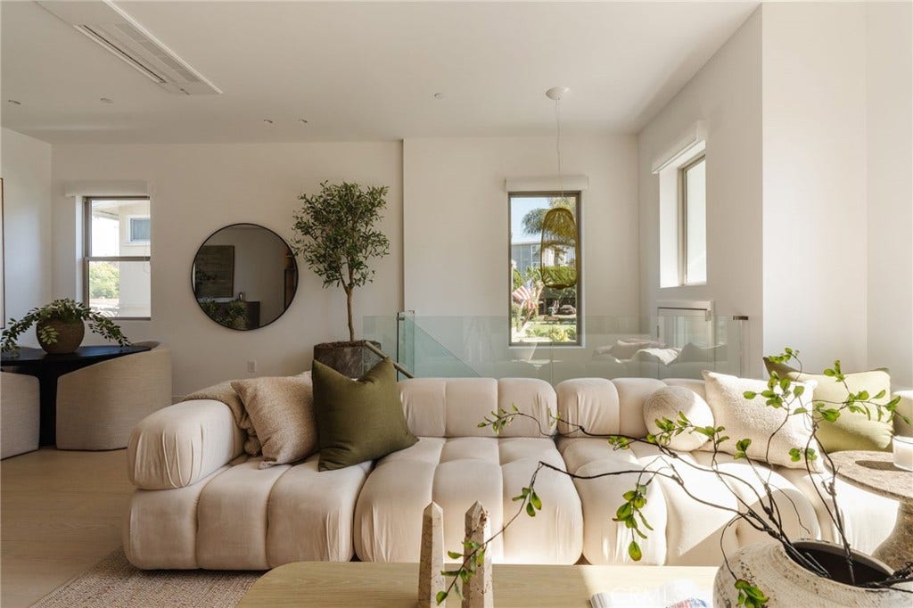 202 Calle Miramar, Redondo Beach, CA 90277 202 Calle Miramar, Redondo Beach, CA 90277