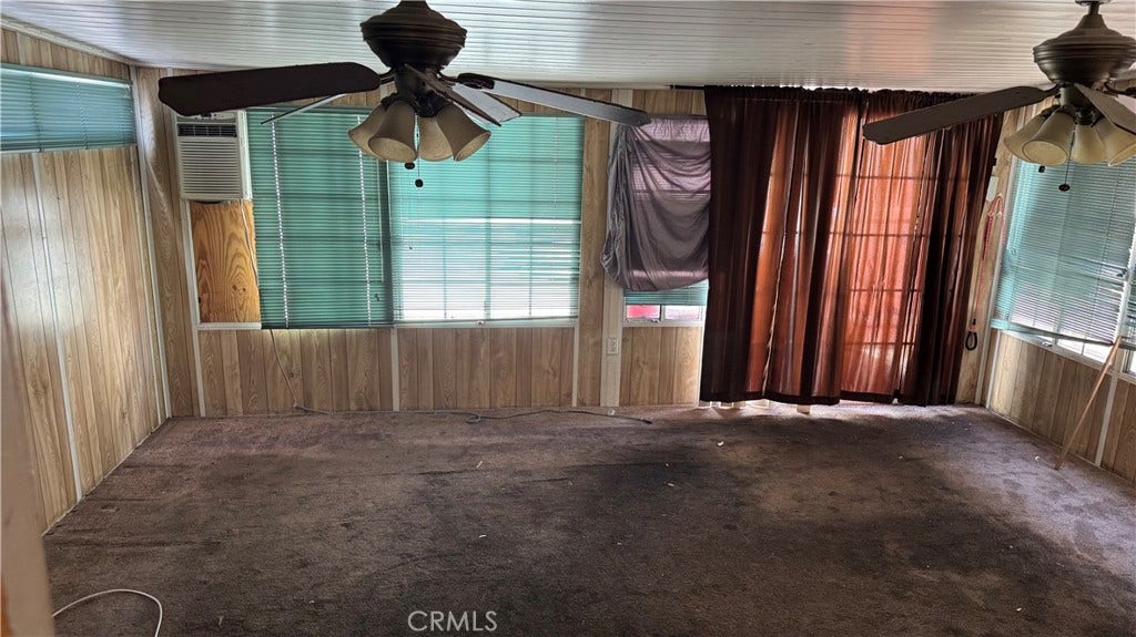 Unpermitted den/bonus room