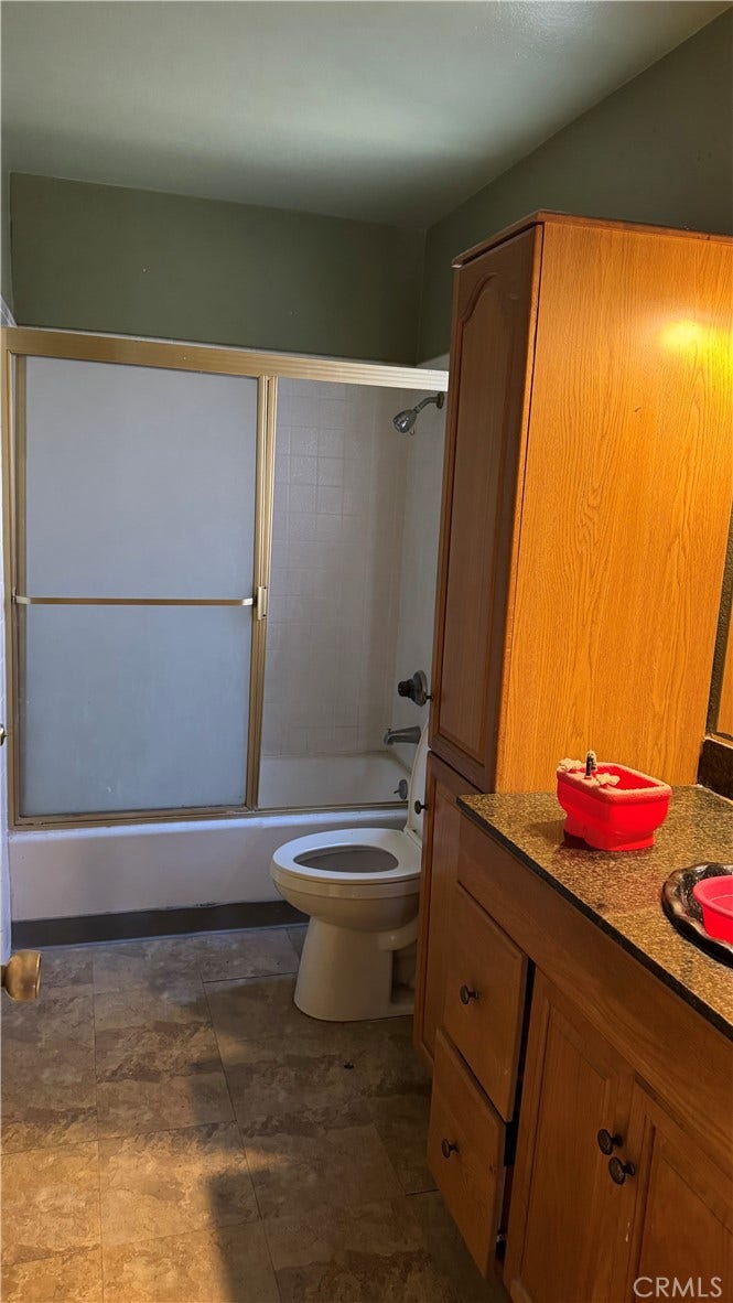 Upstairs restroom connected to master/3rd bedroom with hall access