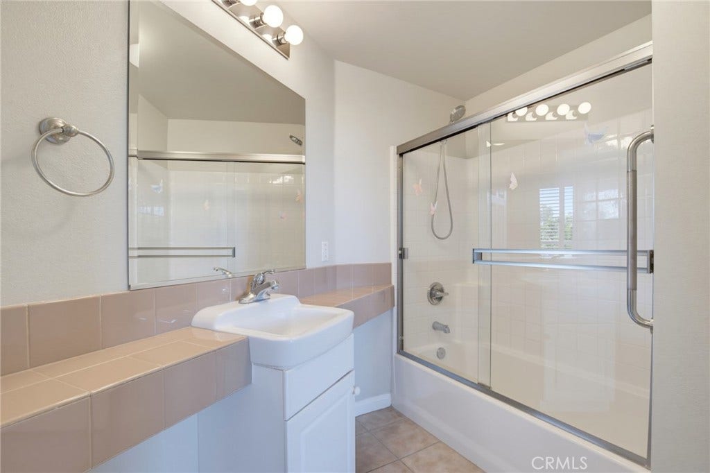 2742 Cabrillo Avenue, #212, Torrance, CA 90501 2742 Cabrillo Avenue, #212, Torrance, CA 90501