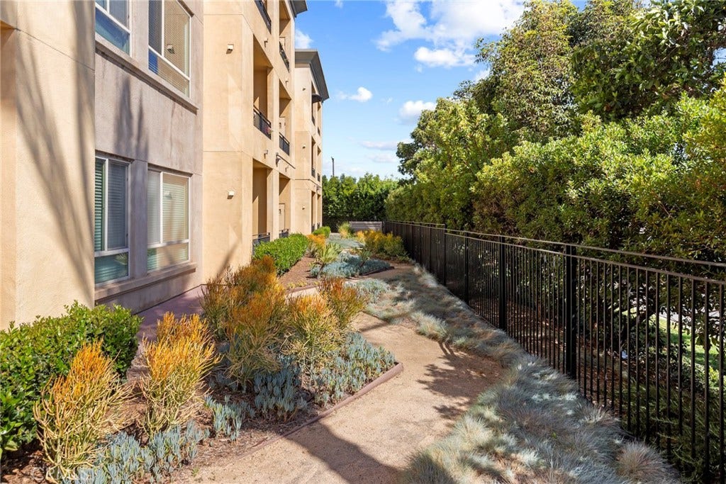 2742 Cabrillo Avenue, #212, Torrance, CA 90501 2742 Cabrillo Avenue, #212, Torrance, CA 90501