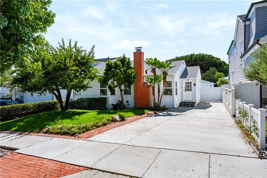 Property photo for 340 Avenue F, Redondo Beach, CA