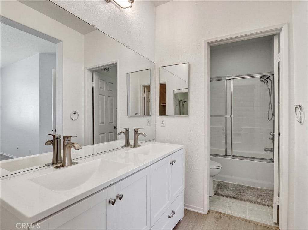 17801 Ash Court, #T, Carson, CA 90746 17801 Ash Court, #T, Carson, CA 90746