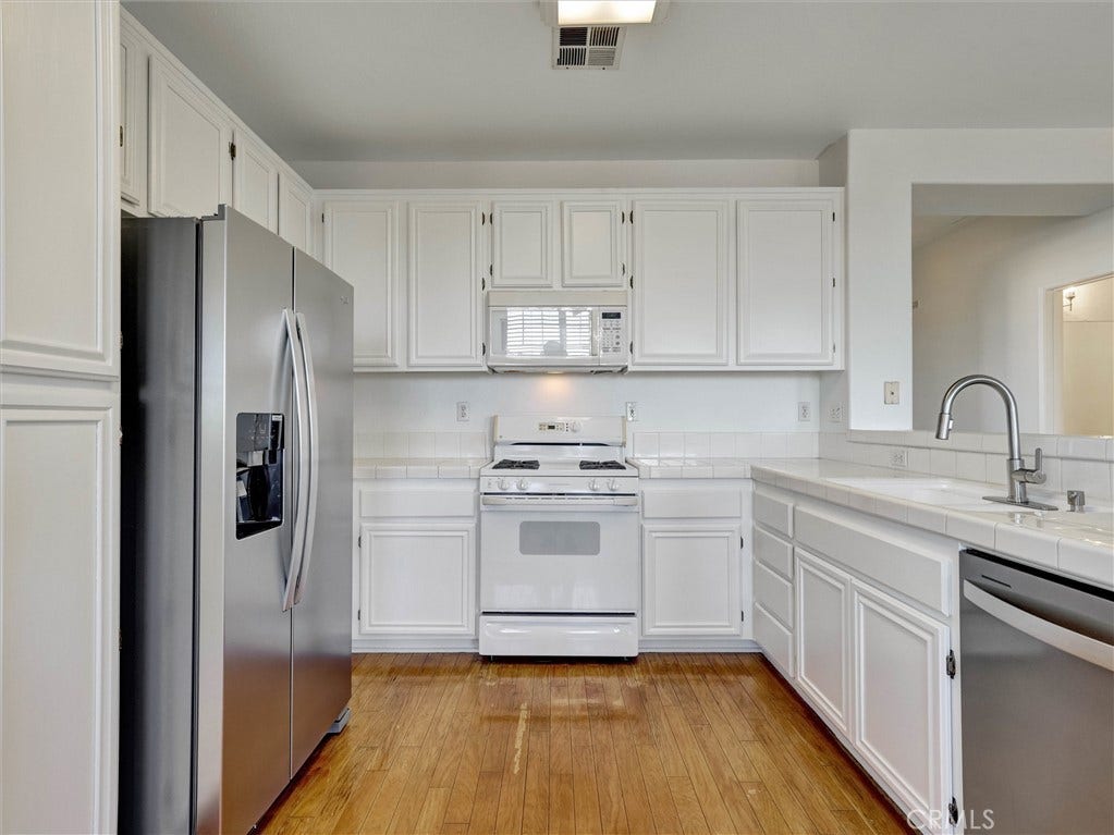 17801 Ash Court, #T, Carson, CA 90746 17801 Ash Court, #T, Carson, CA 90746