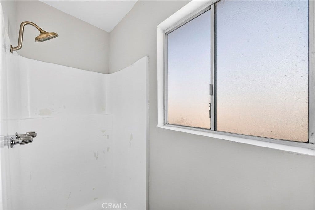 24213 Seagrove, Carson, CA 90745 Primary Bathroom 2