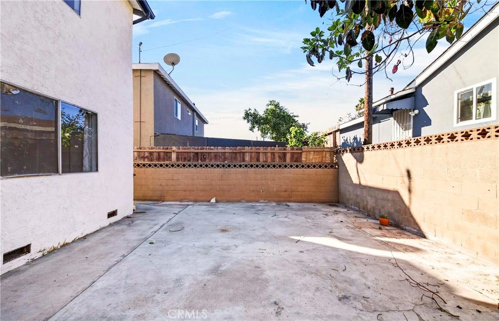 24213 Seagrove, Carson, CA 90745 Backyard