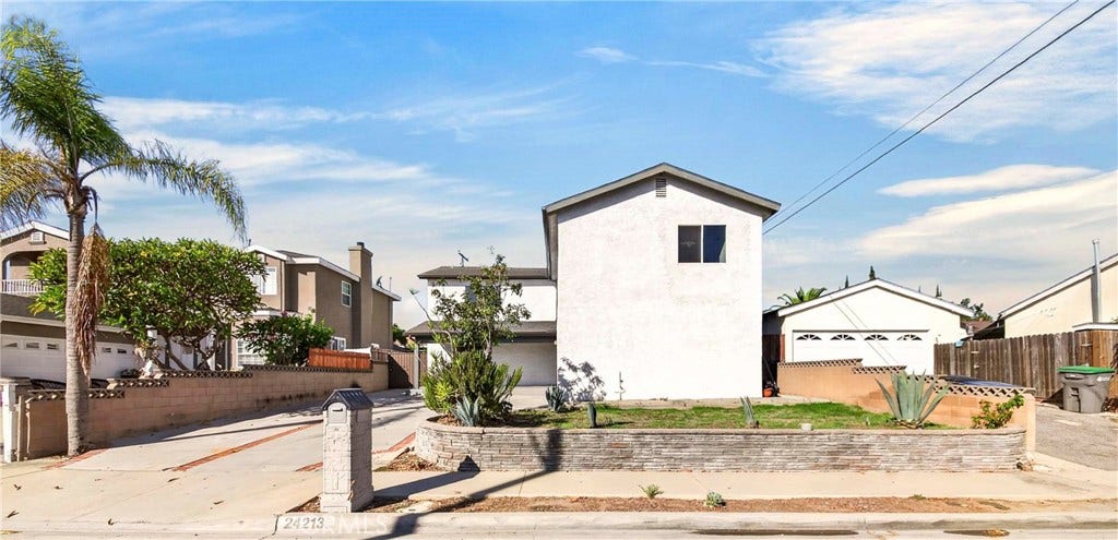 24213 Seagrove, Carson, CA 90745 24213 Seagrove, Carson, CA 90745