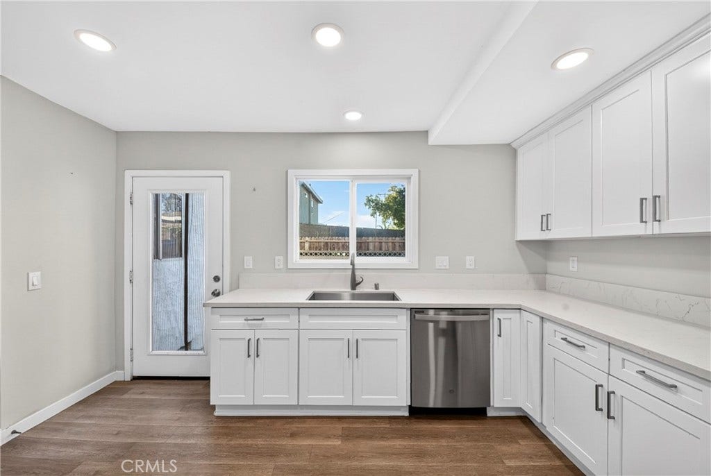24213 Seagrove, Carson, CA 90745 Kitchen
