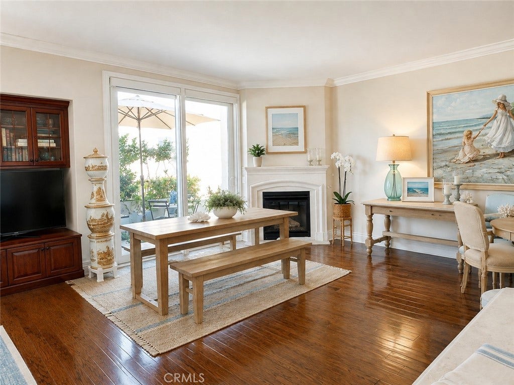 901 Deep Valley, #309, Rolling Hills Estates, CA 90274 Virtually staged dining area