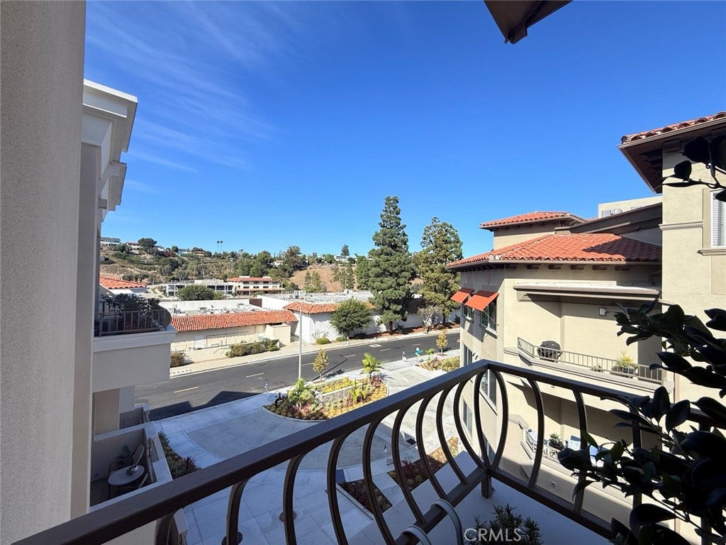 901 Deep Valley, #309, Rolling Hills Estates, CA 90274 Unit balcony