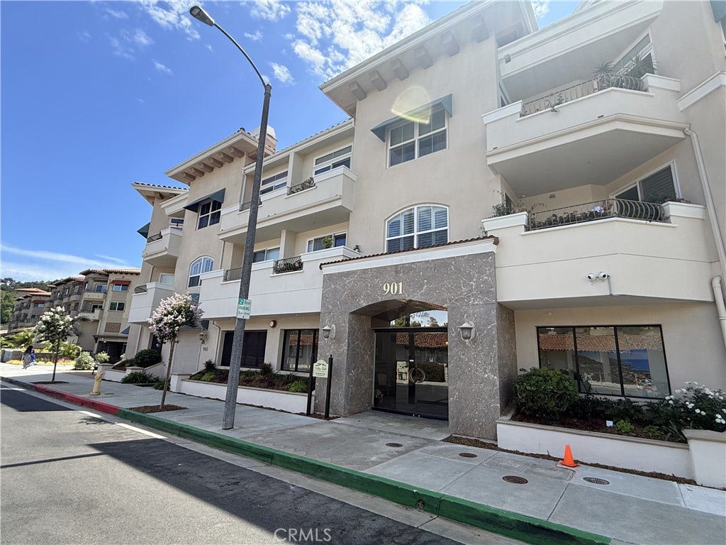 901 Deep Valley, #309, Rolling Hills Estates, CA 90274 Terrific Walk Street/Neighbord