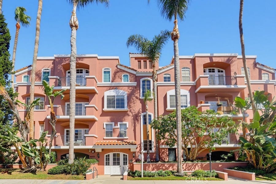 Property photo for 1522 S Saltair Ave, #206, Los Angeles, CA