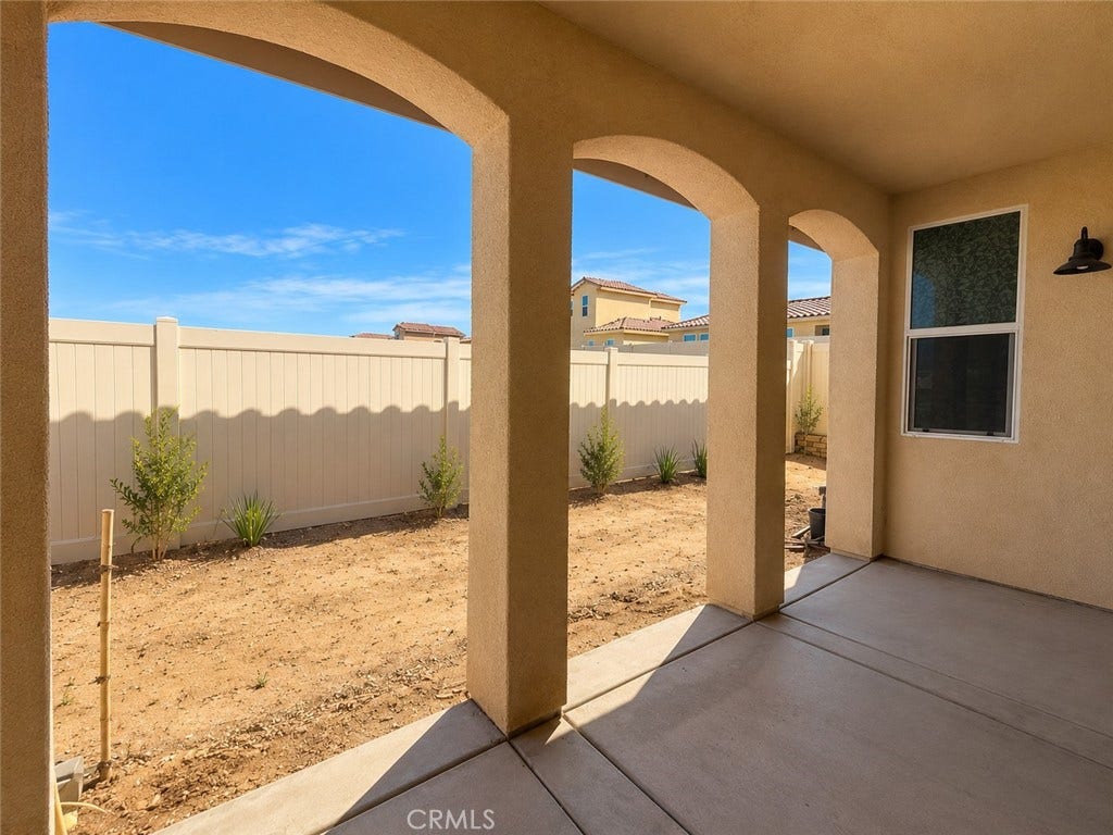7426 Del Rio Vista, Yucca Valley, CA 92284 Virtual Sunlit Backyard Patio and Arches