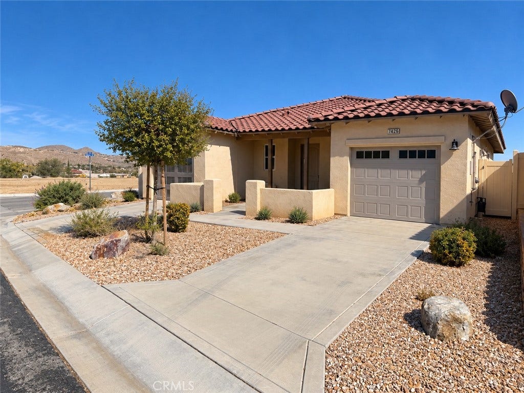 7426 Del Rio Vista, Yucca Valley, CA 92284 Front House Right View Original