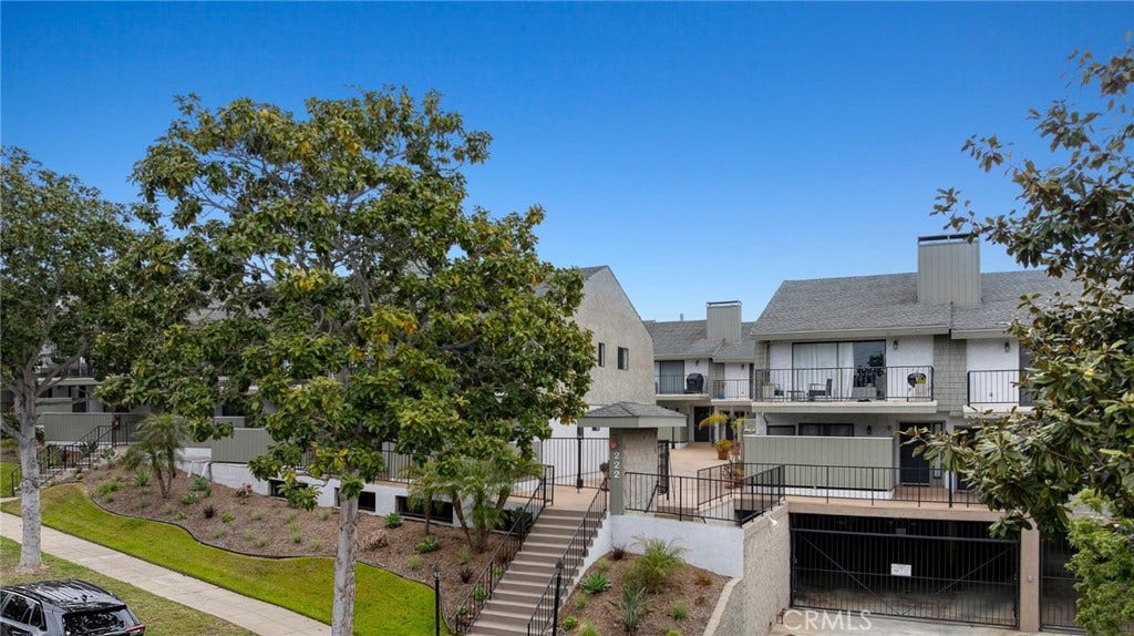 222 S Irena, Redondo Beach, CA 90277 222 S Irena, Redondo Beach, CA 90277