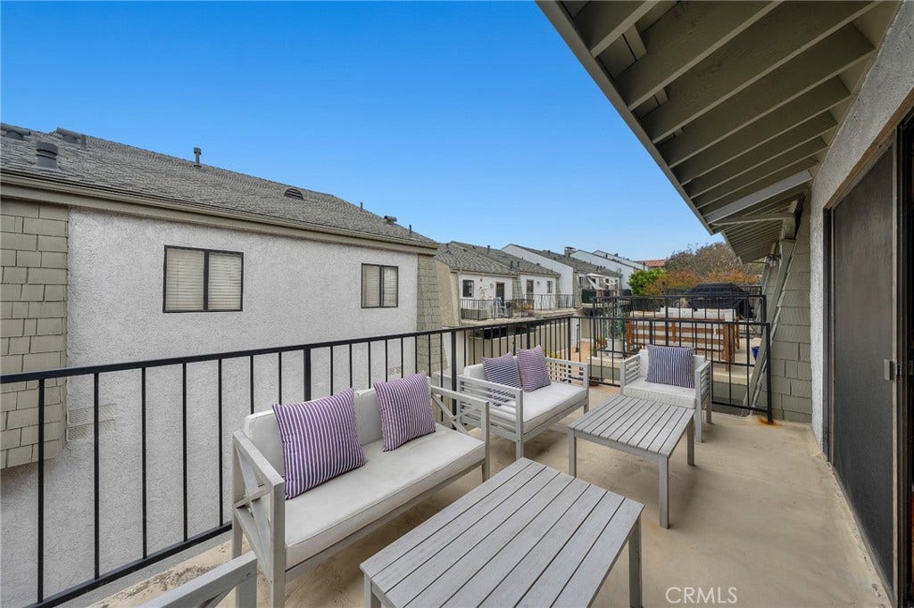 222 S Irena, Redondo Beach, CA 90277 222 S Irena, Redondo Beach, CA 90277