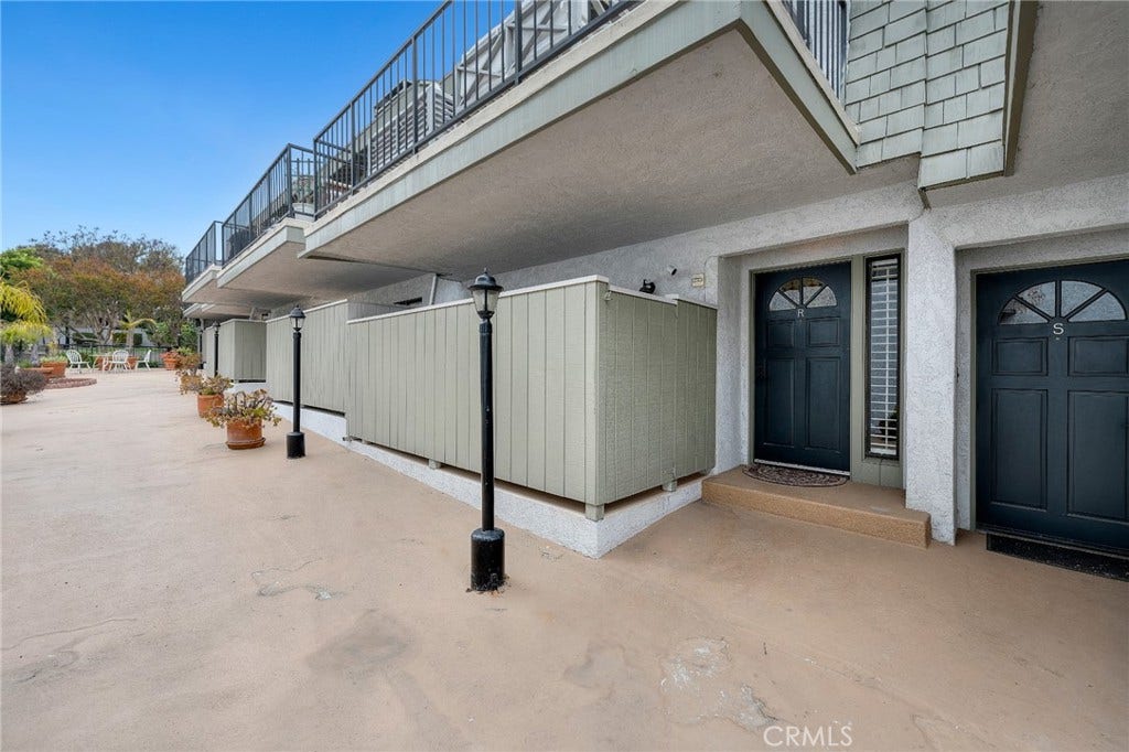 222 S Irena, Redondo Beach, CA 90277 222 S Irena, Redondo Beach, CA 90277
