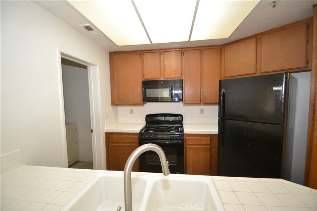 2571 Plaza Del Amo, #305, Torrance, CA 90503