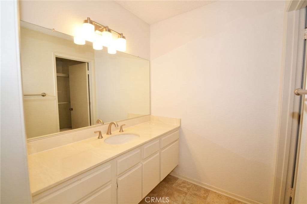 2571 Plaza Del Amo, #305, Torrance, CA 90503