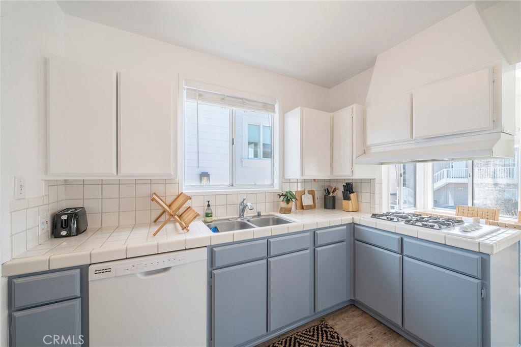 333 28th Street, Hermosa Beach, CA 90254 333 28th Street, Hermosa Beach, CA 90254